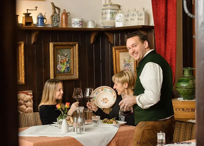 Post Hoenigwirt מלון