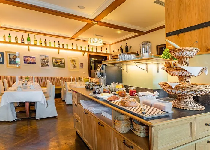 Отель Post Hoenigwirt Kirchschlag in der Buckligen Welt