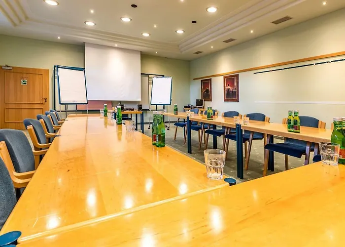 Post Hoenigwirt Отель Kirchschlag in der Buckligen Welt